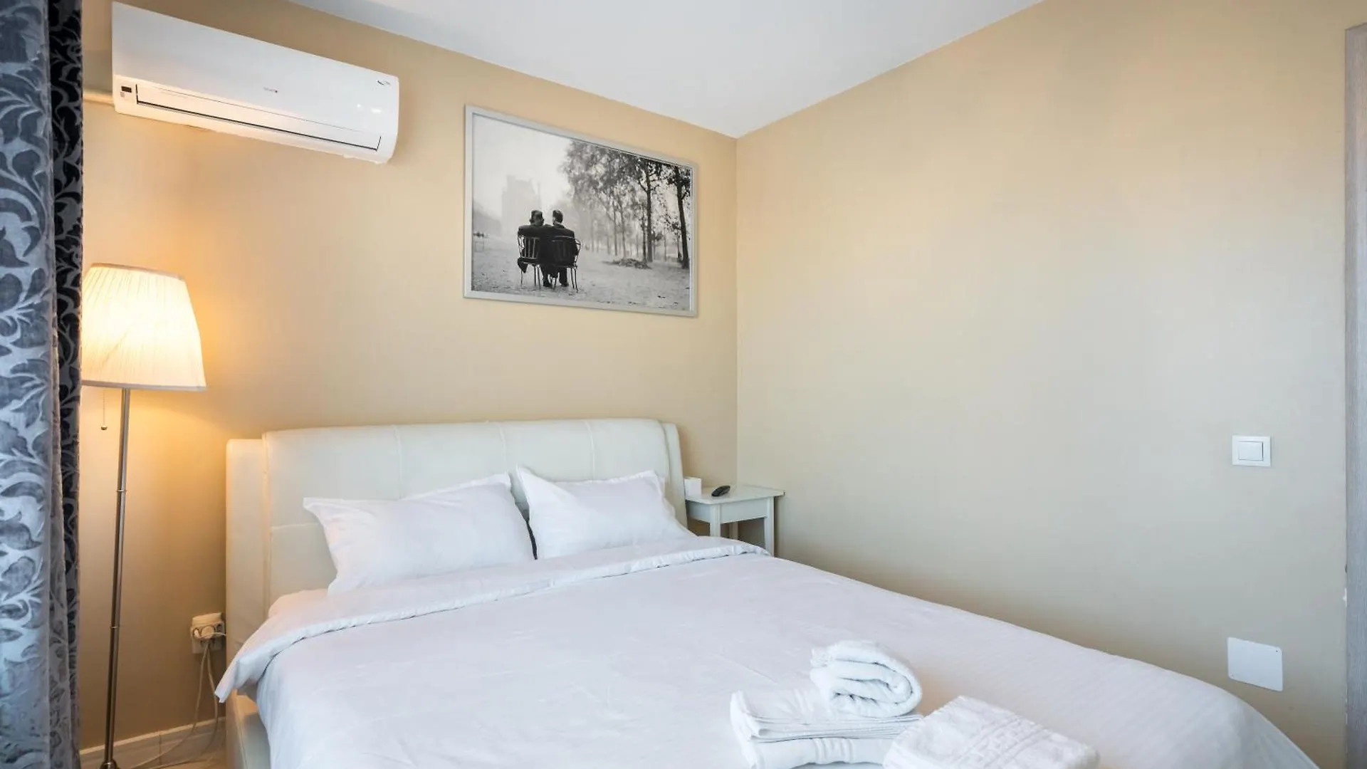 Magnificent Location With Iconic Scenery - Sala Palatului Apartment Bucharest