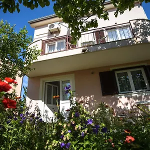 https://apartmani-vitkovic-ii-cres.primorje-gorskikotar.com